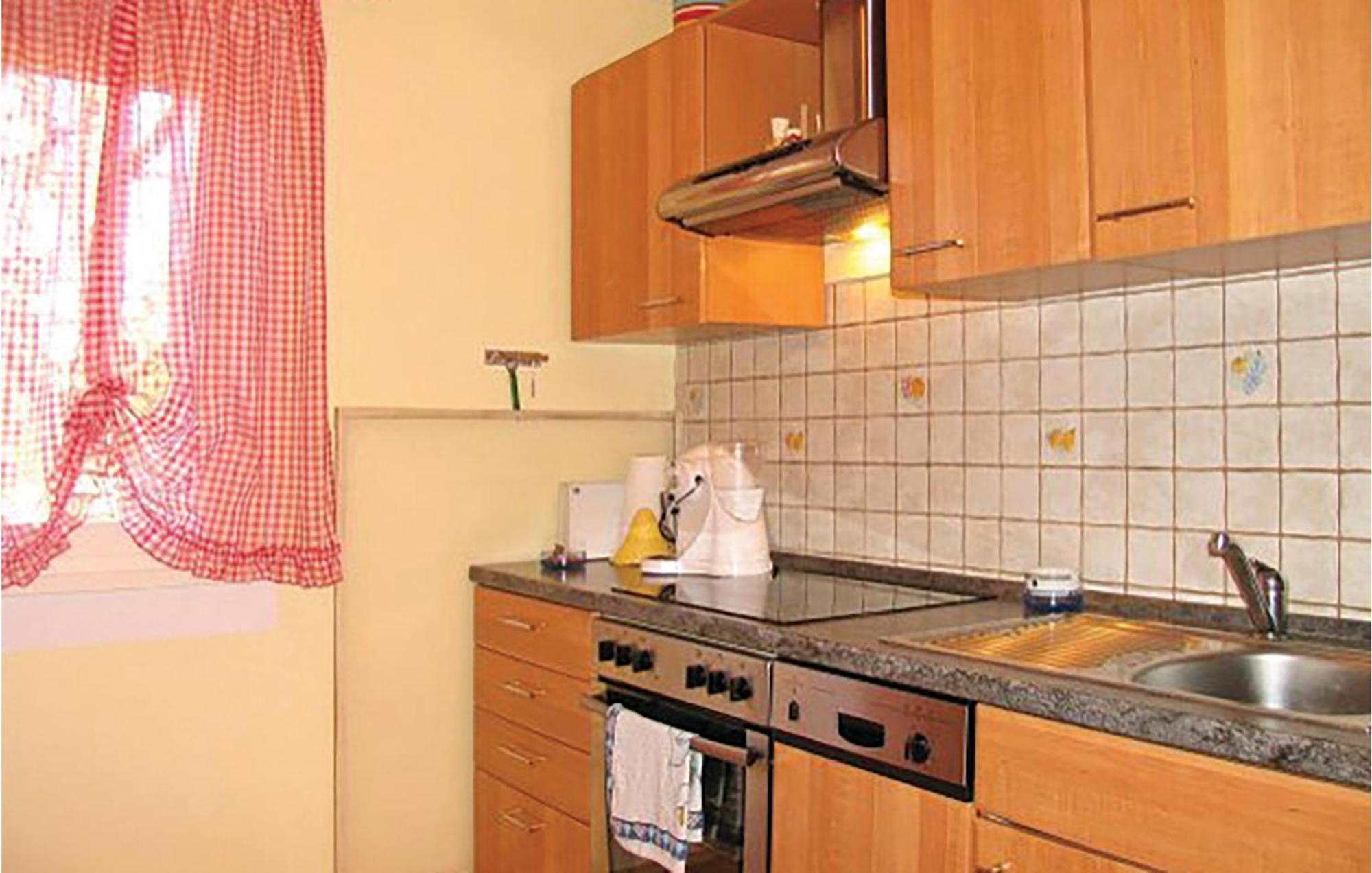 2 Bedroom Cozy Home In Bosiljevo Kültér fotó
